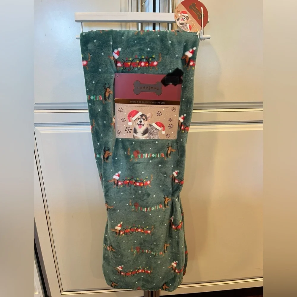 Cuddlove Dachshund Wiener Dog Christmas Blanket with Santa Hats